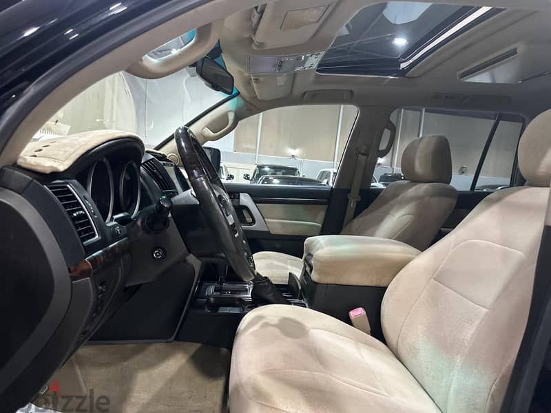  **TOYOTA LAND CRUISER VXR V8 | ** 14
