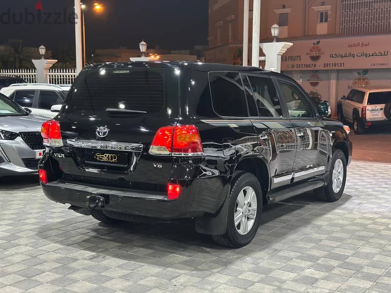  **TOYOTA LAND CRUISER VXR V8 | ** 16
