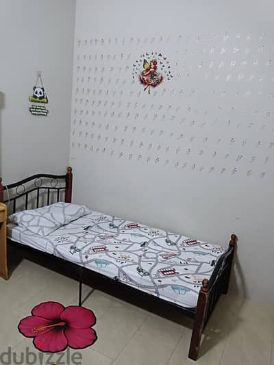 Room sharing for working ladies only