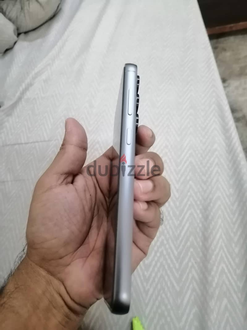 Samsung Galaxy S23 FE 5g 128g i sale this phone 3
