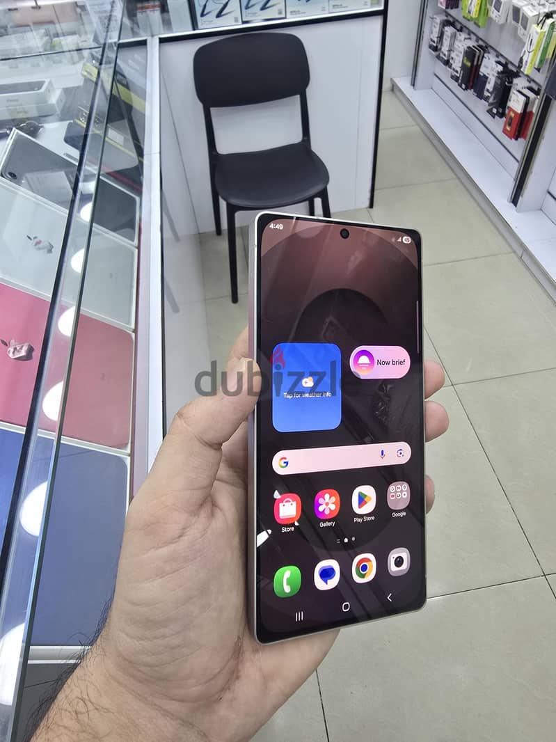 Samsung S25 FE 4