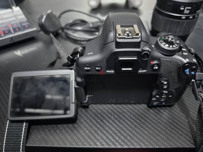 DSLR 750D with 2 lens In very good condition 4