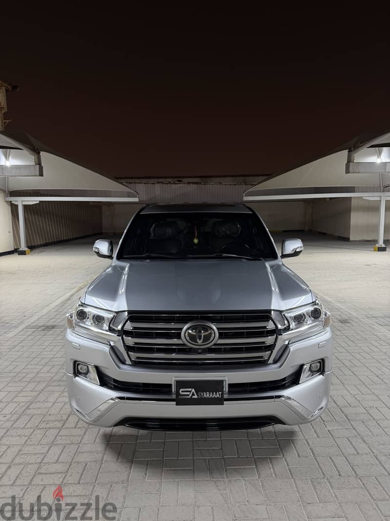 Toyota Land Cruiser 2016 1