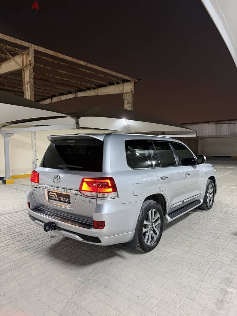 Toyota Land Cruiser 2016 9
