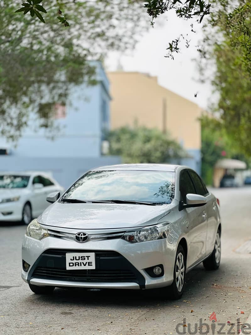 Toyota Yaris 1.3 2017 model well maintained excellent condition low mi 2
