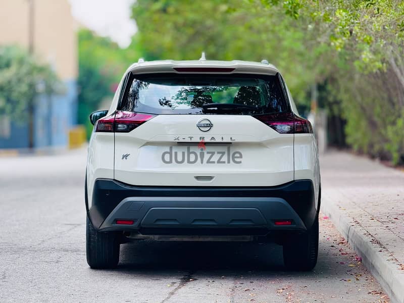 NISSAN X-TRAIL 2023 MODEL WITH SINGLE OWNER AND AGENCY MAINTAINED 4