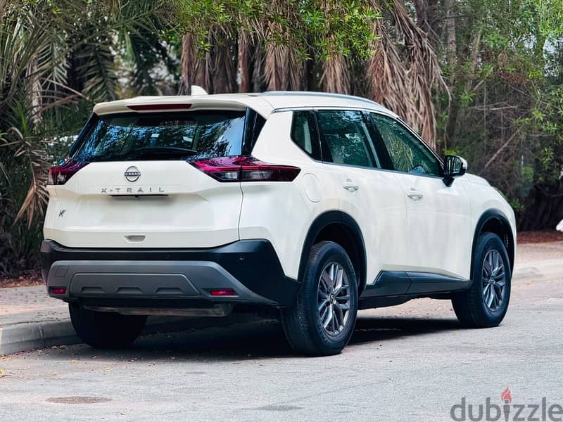 NISSAN X-TRAIL 2023 MODEL WITH SINGLE OWNER AND AGENCY MAINTAINED 6