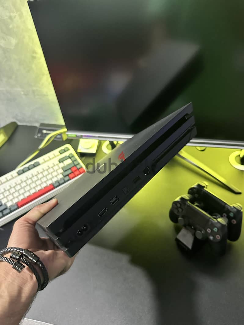 Ps4 pro 1tb 1