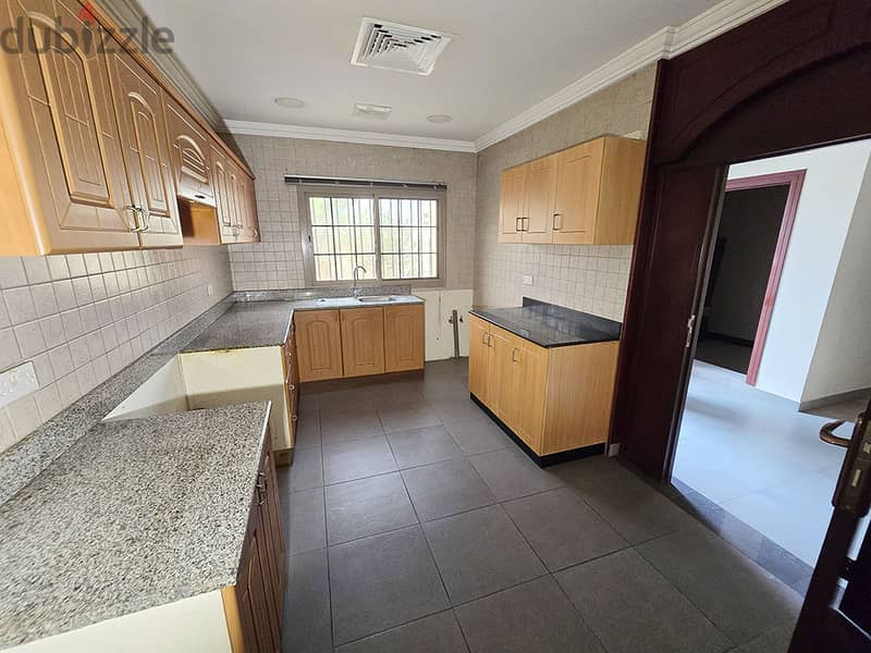 LUXURY COMPOUND VILLA FOR RENT IN SALMANIYA 4