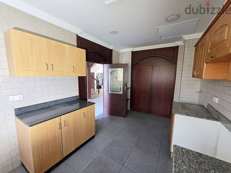 LUXURY COMPOUND VILLA FOR RENT IN SALMANIYA 5