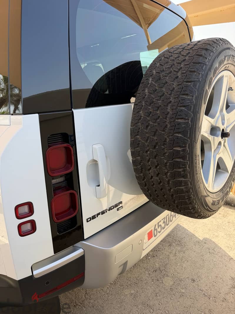 Land Rover Defender 2020 110 S (P300) 6