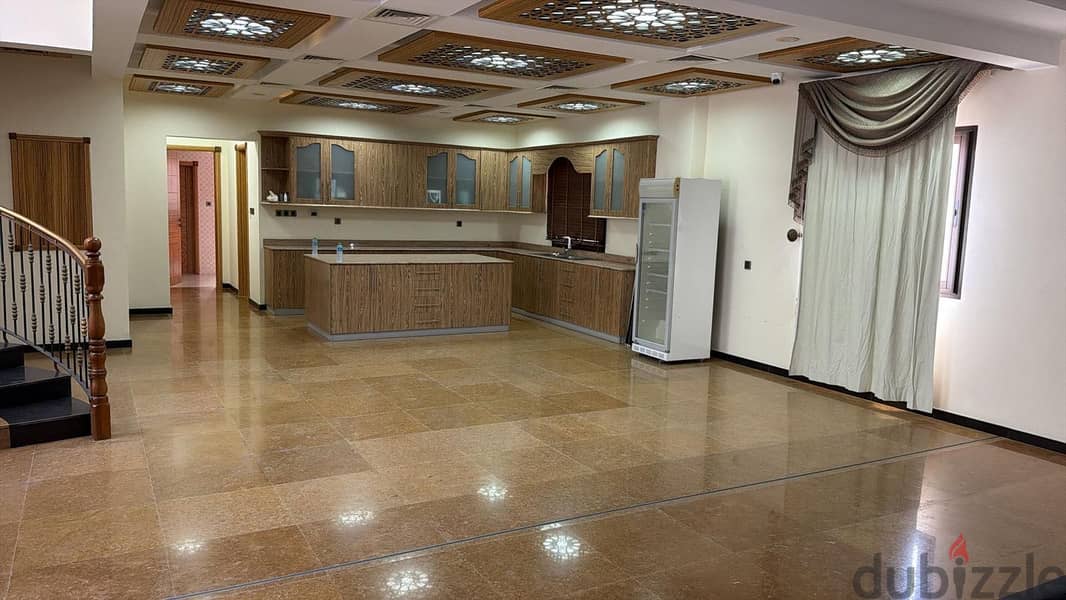 Luxury big villa for sale in town 10