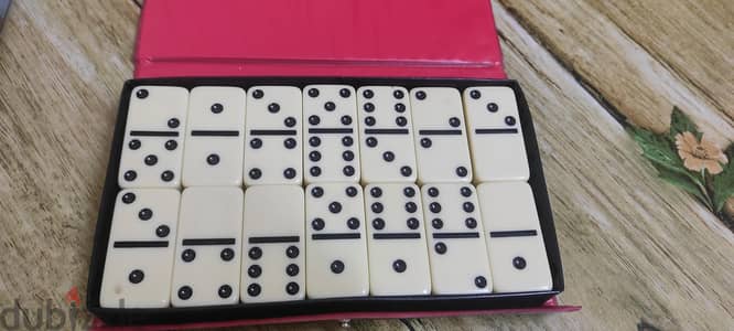 dominos very good condition