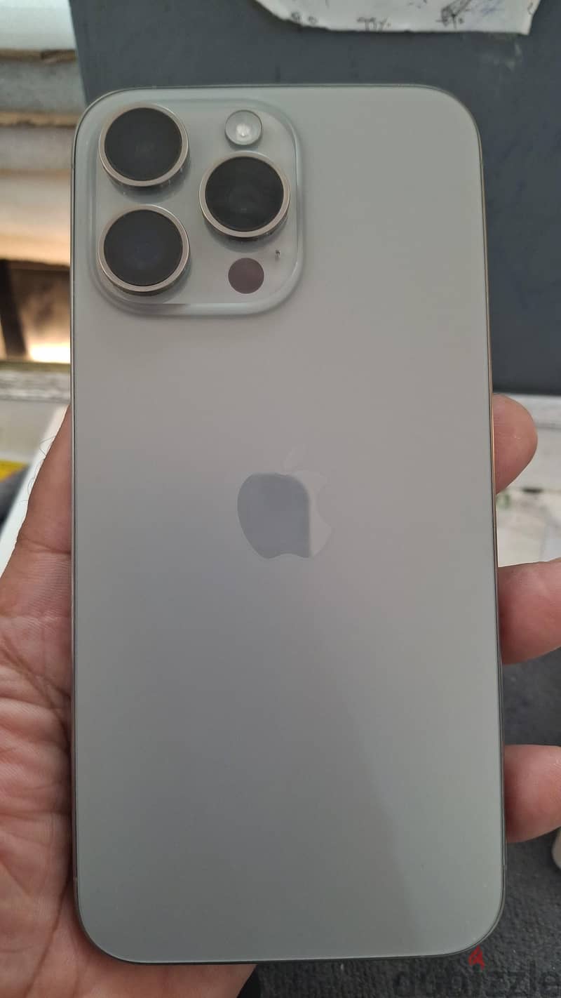 Apple - iPhone 15 Pro Max 4