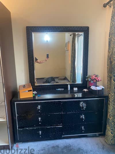 dressing table