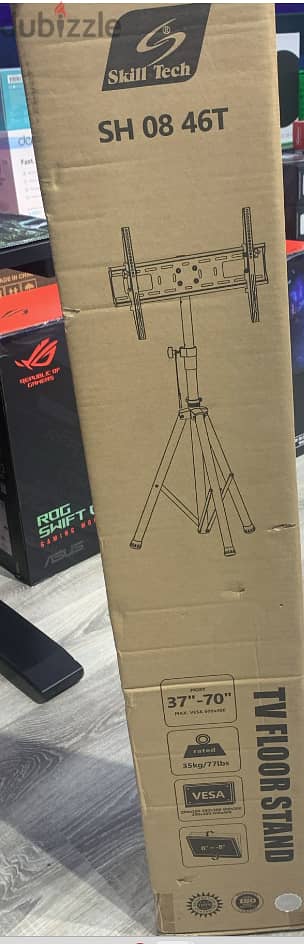 Selling a Samsung Odyssey G5 27" Curved Gaming Monitor & SK. T. Tripod 1