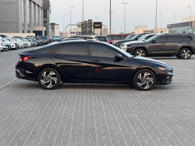Hyundai Elantra 2025 Black 2