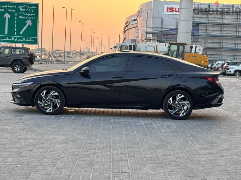 Hyundai Elantra 2025 Black 3