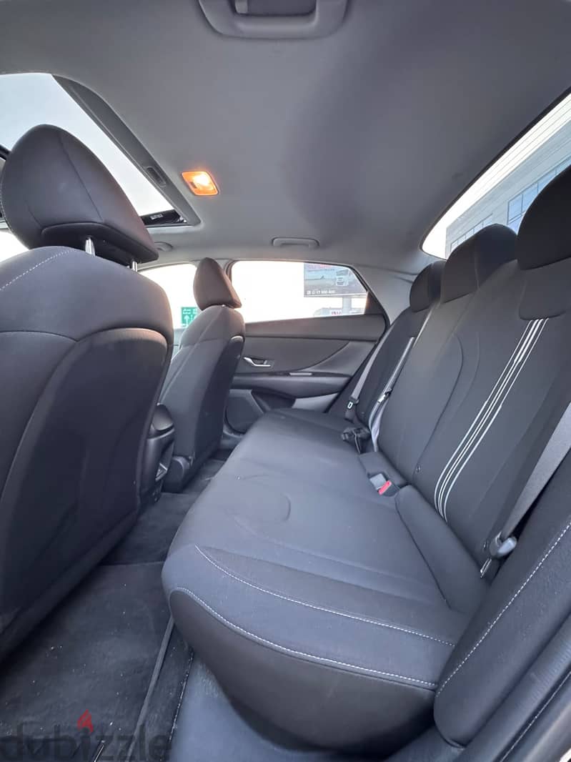 Hyundai Elantra 2025 Black 5