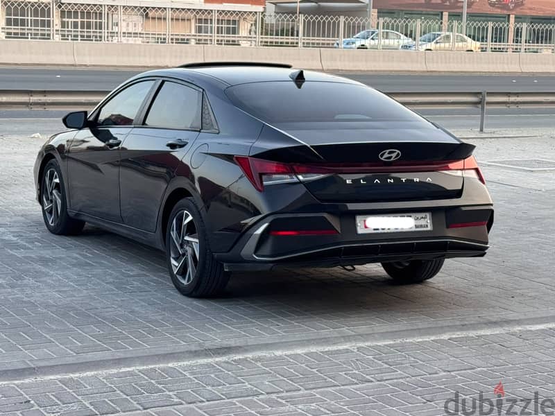 Hyundai Elantra 2025 Black 7