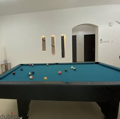 Billiard table طاولة بليارد