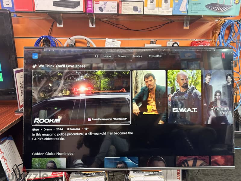Like new smart tv 65 inch with rimot 1