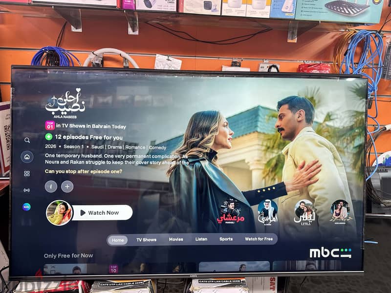 Like new smart tv 65 inch with rimot 3