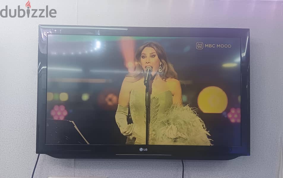 LG 42 inch LCD TV for sale 3