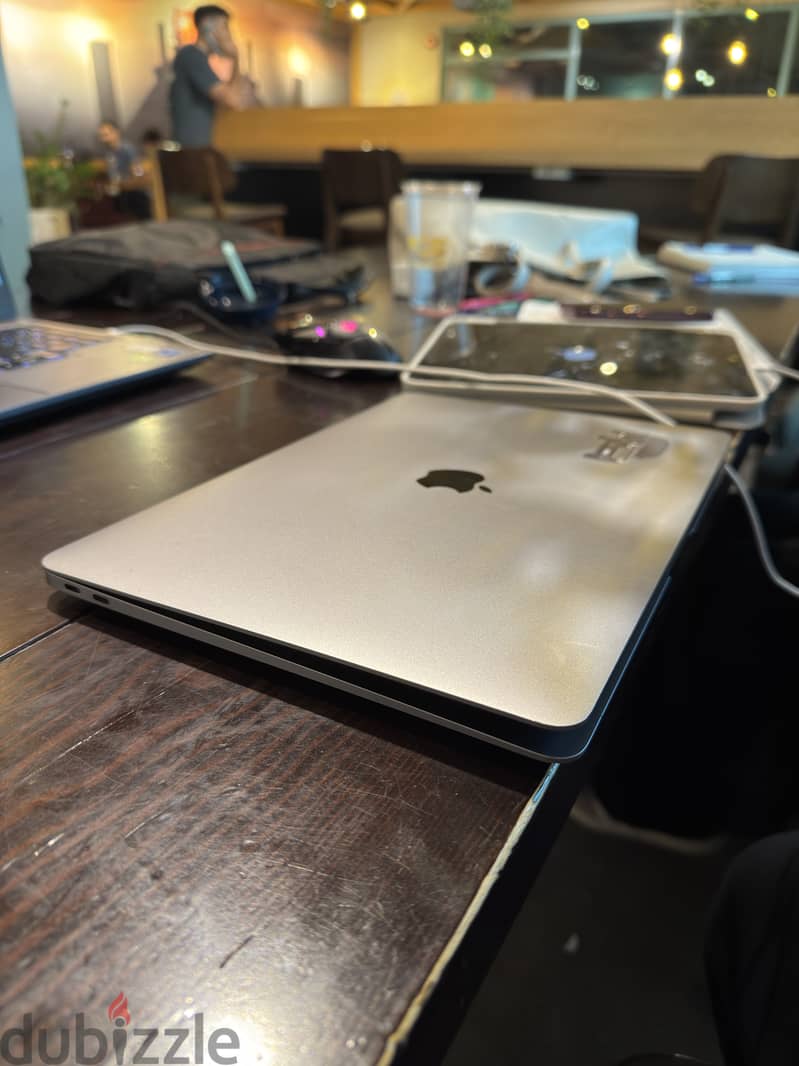 Apple Macbook Air M1 13.3 inch 1
