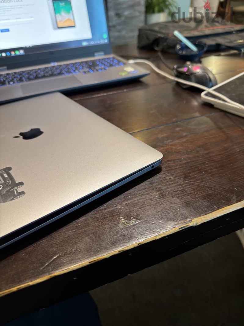 Apple Macbook Air M1 13.3 inch 4