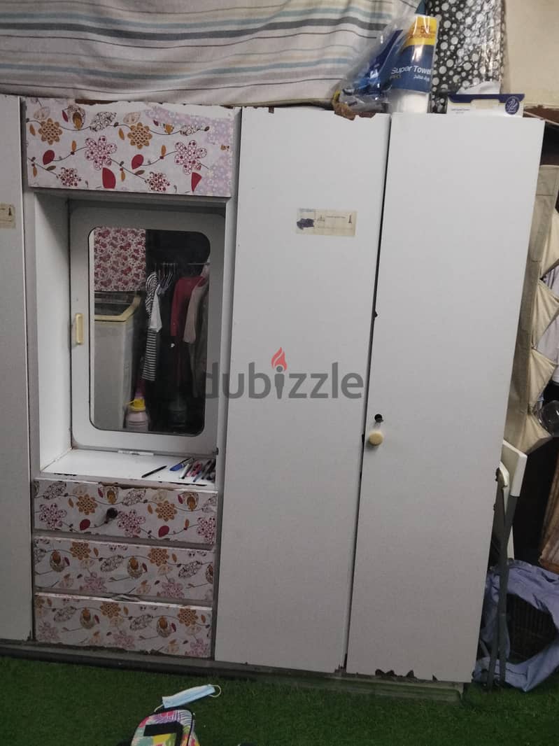 6 doors cupboard for sale 2