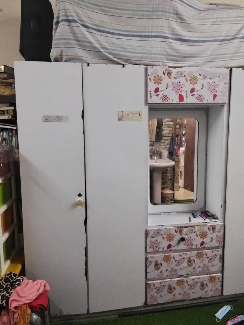 6 doors cupboard for sale 3
