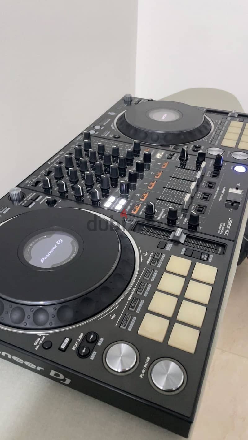 للبيع جهاز دي جي سراتو Dj 1000srt 3