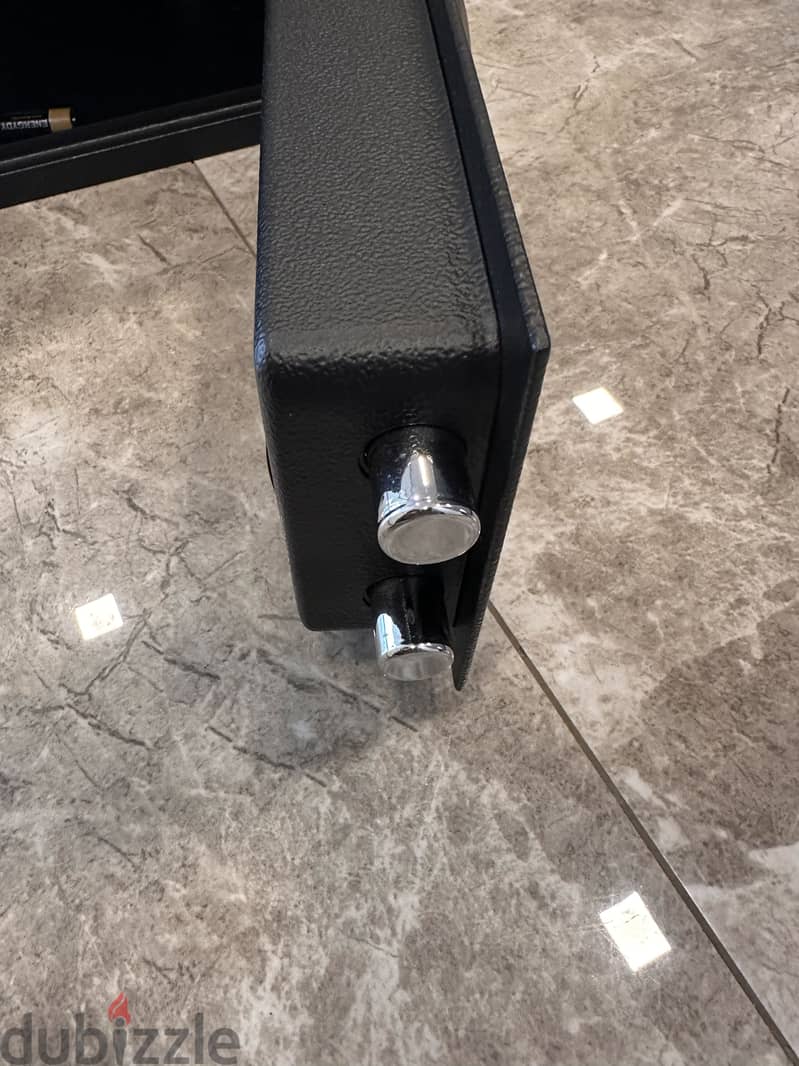  SentrySafe Electronic Safe for Sale 2