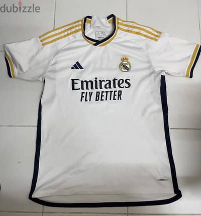 For sale mix’s branded clothes in a very affordable price