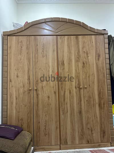 urgent sales Wodrobe and table