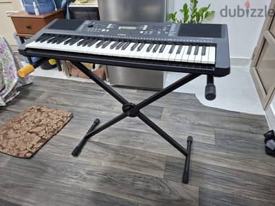 Yamaha keyboard E363 with stand