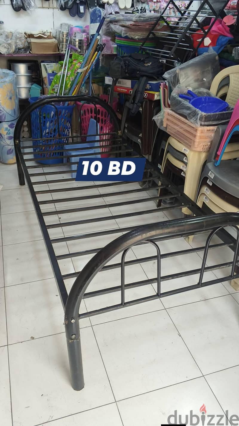 Single Bed Available - New/Used موفر سرير مفرد - جديد / مستعمل 2