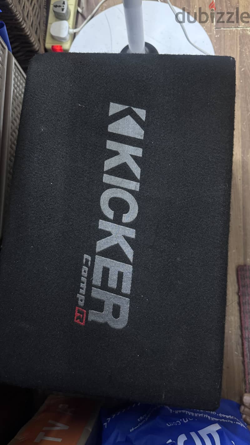 Kicker CompR Subwoofer 1