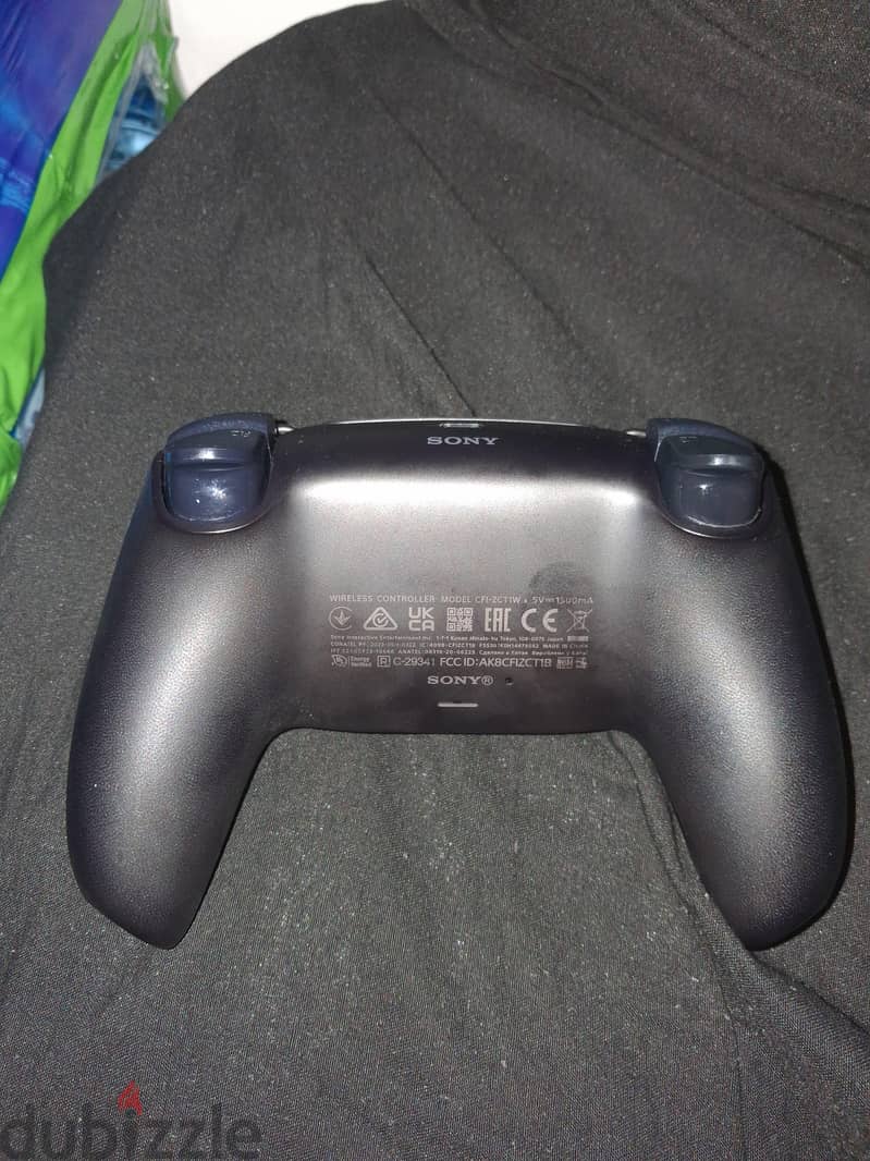 Original PS5 game controller black used for 4 months. 1