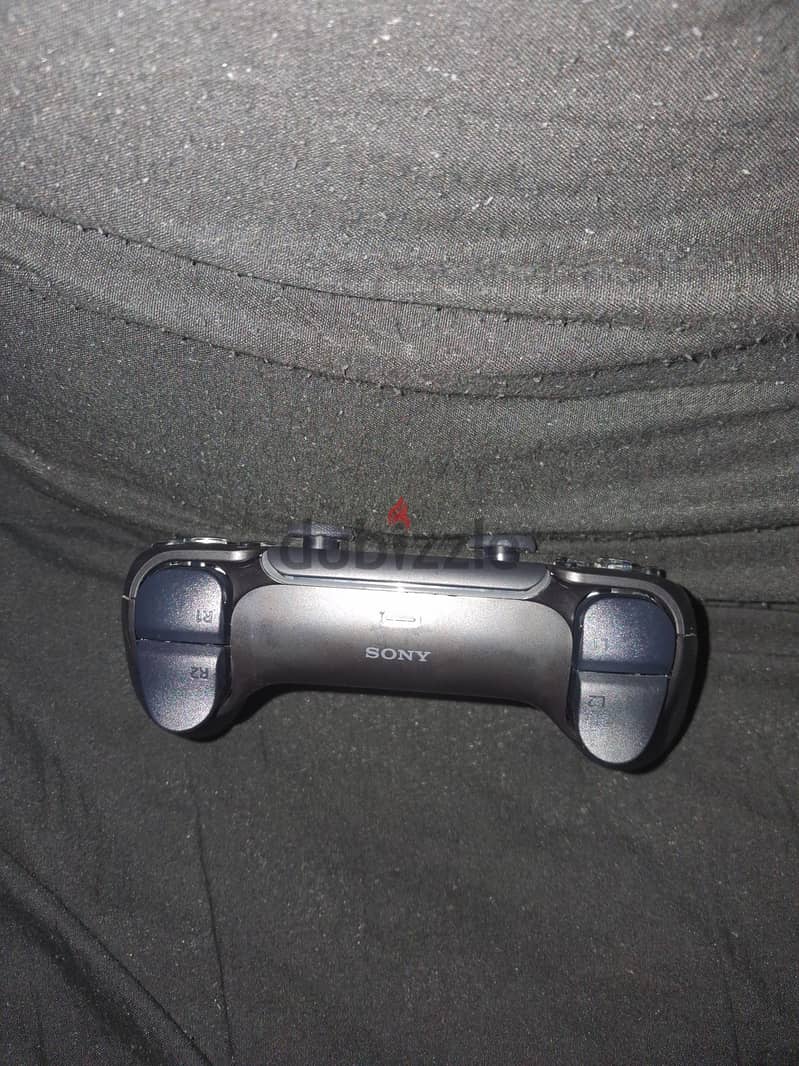 Original PS5 game controller black used for 4 months. 2