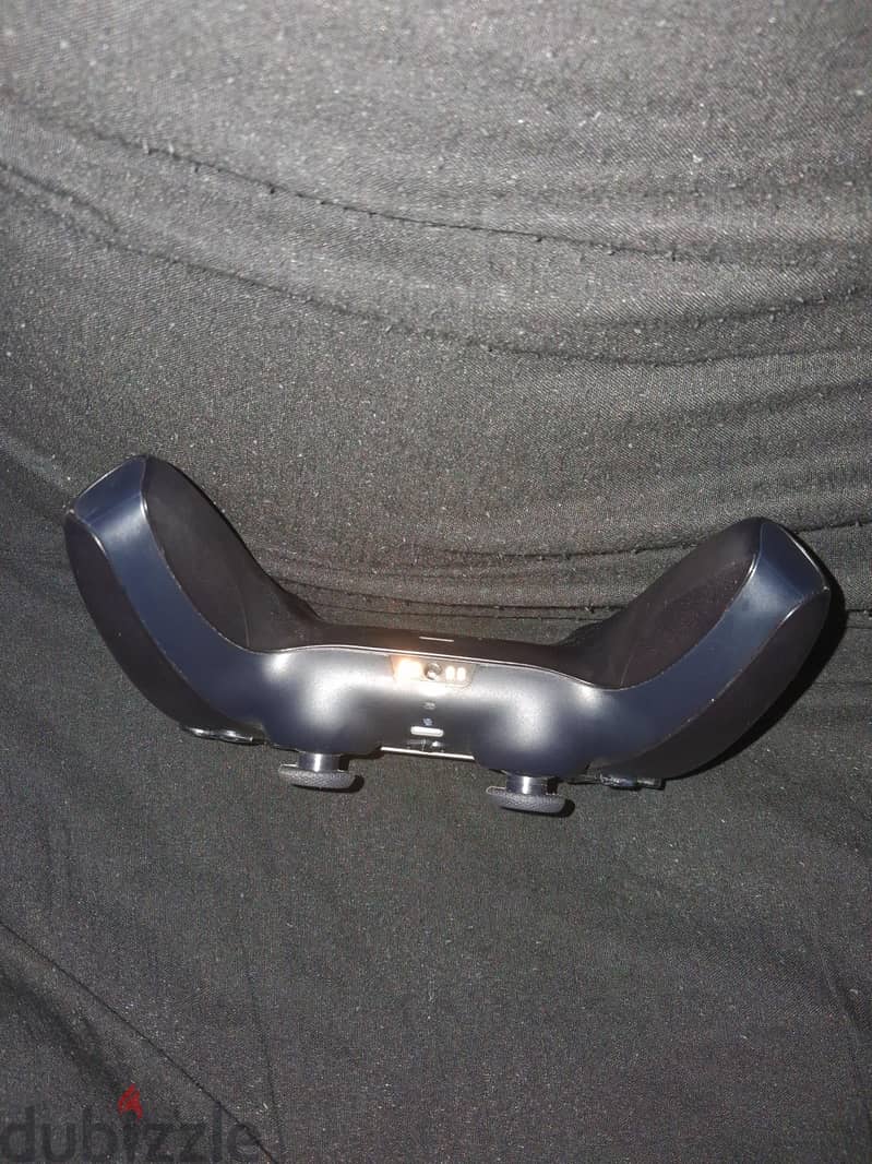 Original PS5 game controller black used for 4 months. 3