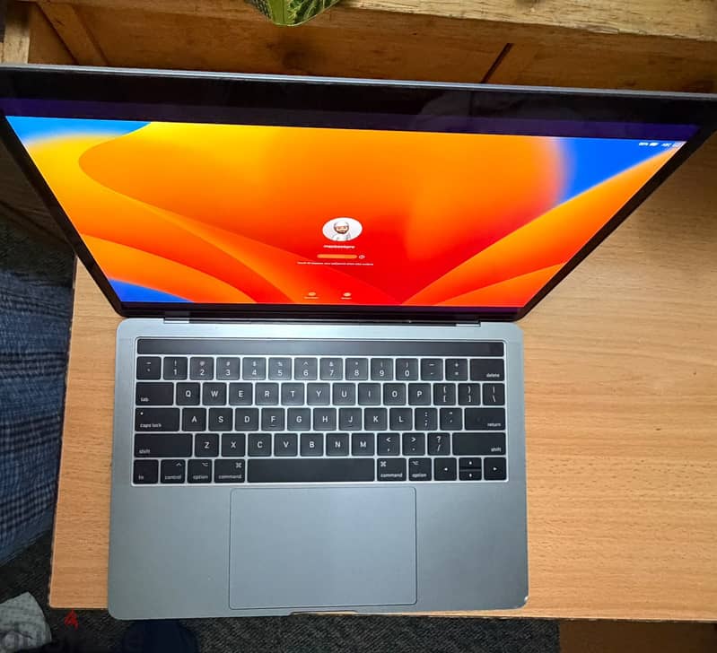 For Sale: Apple MacBook Pro 13" (Touch Bar) 2