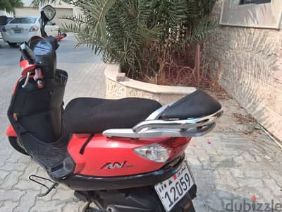 Suzuki 125 scooter