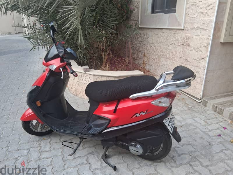 Suzuki 125 scooter 1