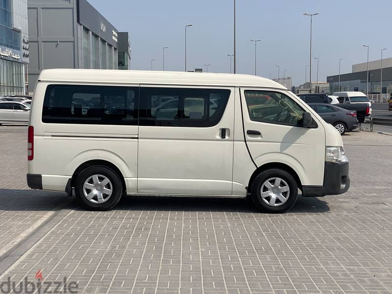 Toyota Hiace 2016 white 2