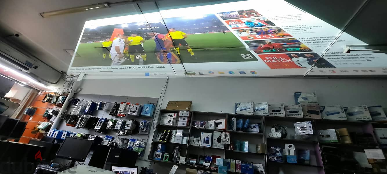 Epson Projector 2,700 Lumens Bright Images,even In Daylight Upto 100" 3