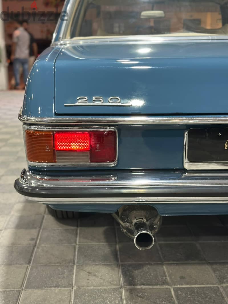 MERCEDES-BENZ E250 CLASSIC 5
