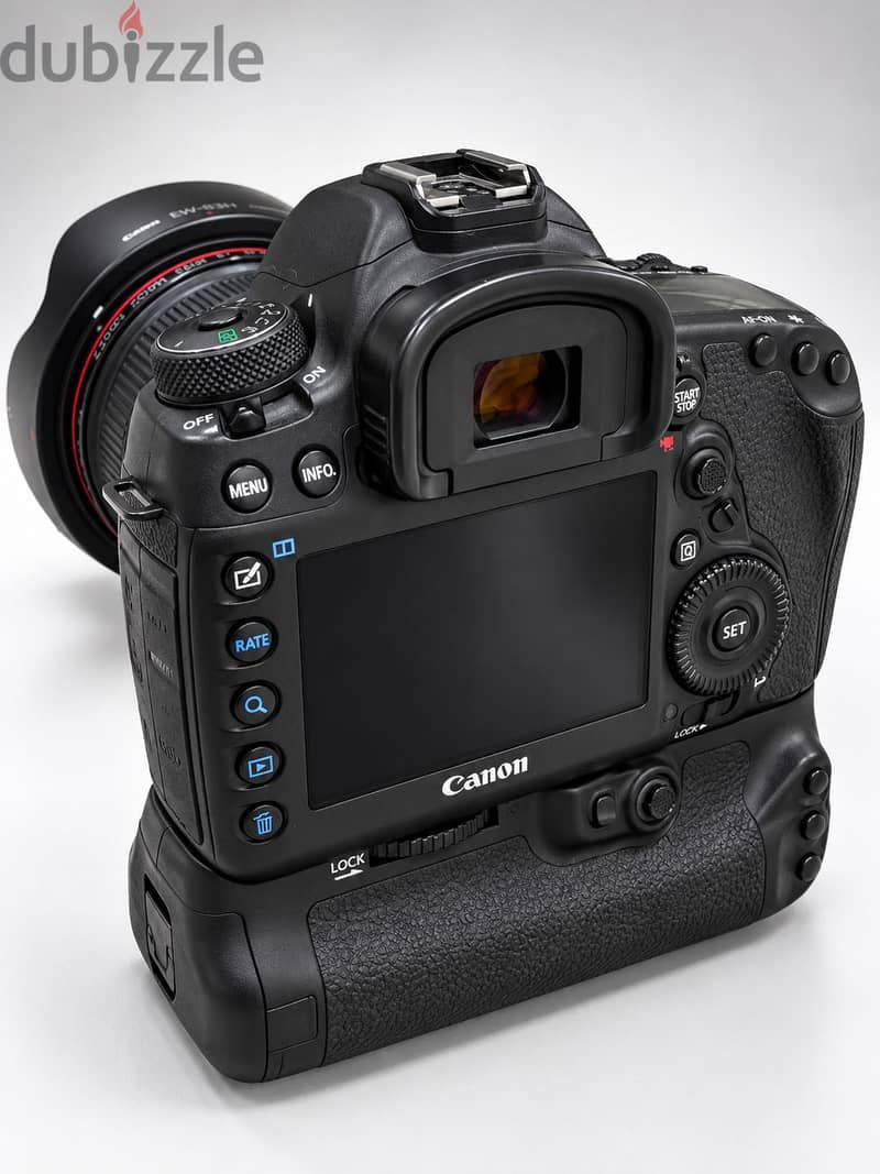 Canon EOS 5D Mark IV + 24–105mm L-Series Lens + Battery Grip 1