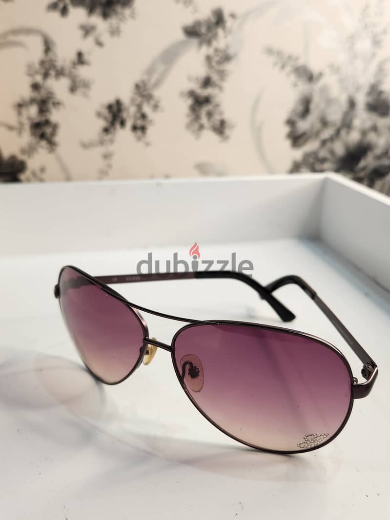 GUESS Sunglasses – Aviator Style for Her | نظارة جيس نسائية 1